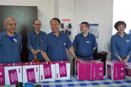 廖廷君慰問3.JPG