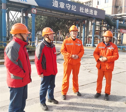 趙永清檢查大修工作.jpg