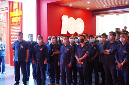 參觀瀘州市慶祝建黨100周年展覽.jpg